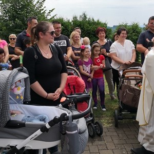  Blagoslov djece, dječjih kolica, bicikala i cvijeća u Zaboku